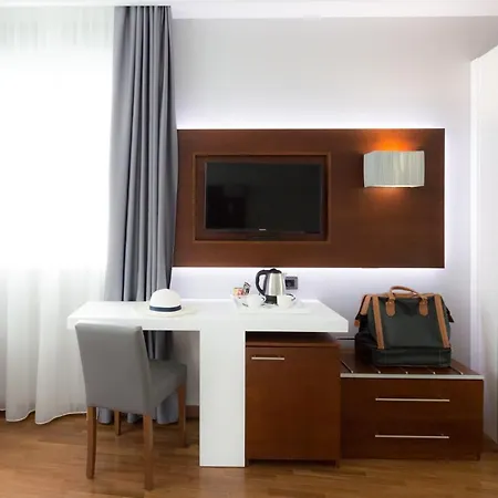 Raffaello & Mooka Restaurant 酒店 4*