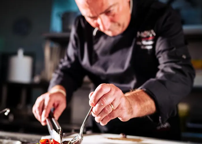 Готель Raffaello & Mooka Restaurant 4*