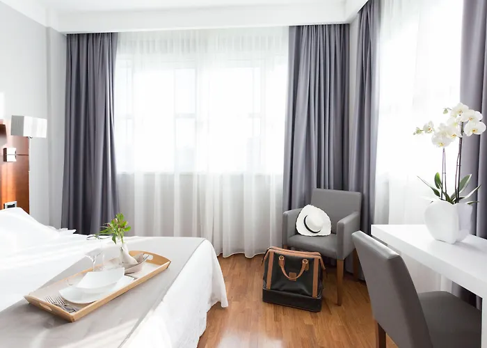 Raffaello & Mooka Restaurant Готель Сенігаллія