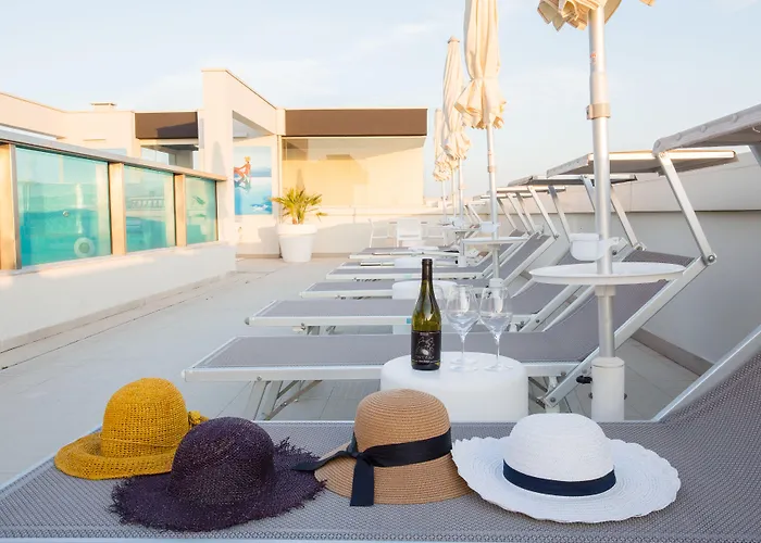 Готель Raffaello & Mooka Restaurant 4*