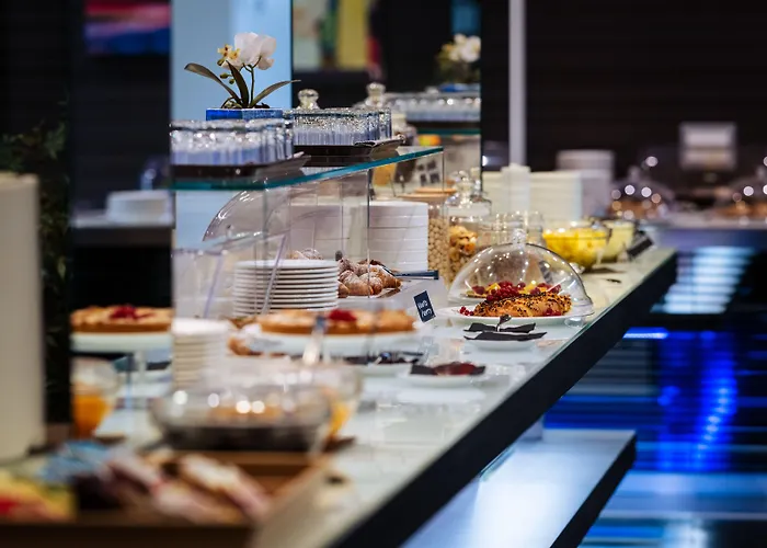 Готель Raffaello & Mooka Restaurant 4*