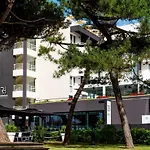 Hotell Raffaello & Mooka Restaurant 4*