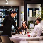 Raffaello & Mooka Restaurant Hotell