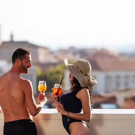 Raffaello & Mooka Restaurant 4* סניגליה