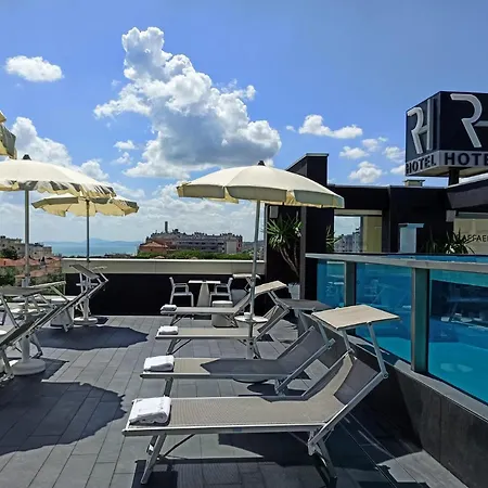 מלון Raffaello & Mooka Restaurant