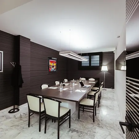 Raffaello & Mooka Restaurant 4* סניגליה