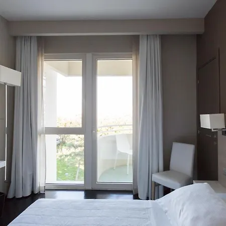 Raffaello & Mooka Restaurant מלון סניגליה