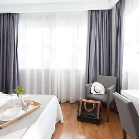 Raffaello & Mooka Restaurant מלון סניגליה