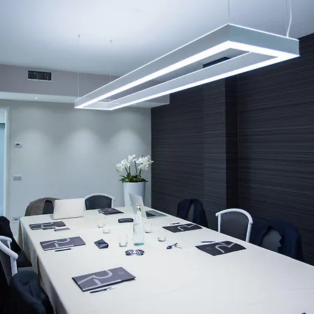 מלון Raffaello & Mooka Restaurant