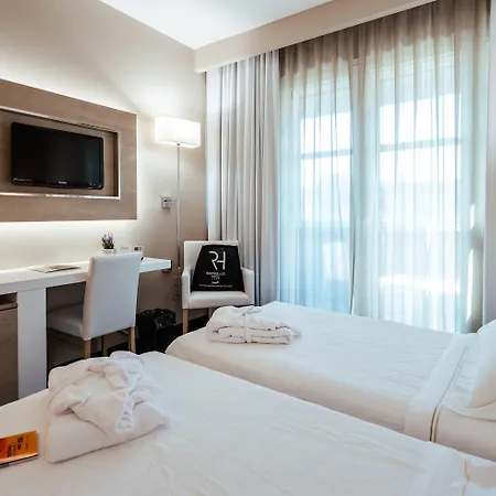 Raffaello & Mooka Restaurant מלון