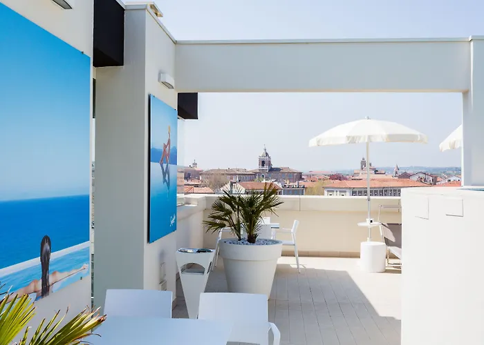 Hotel Raffaello & Mooka Restaurant 4*