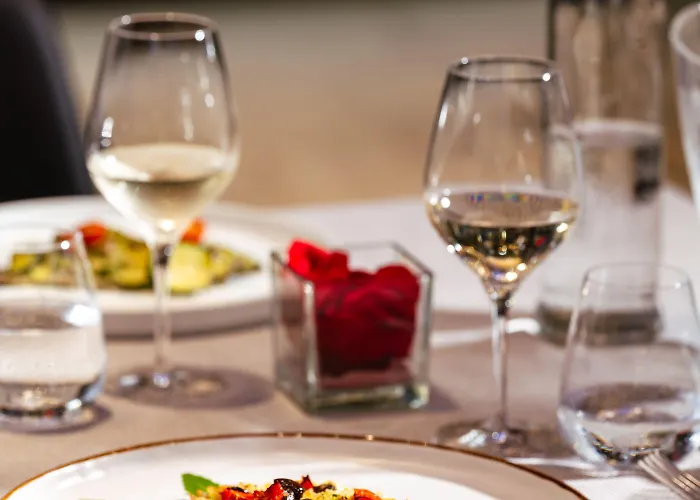 Hotel Raffaello & Mooka Restaurant 4*