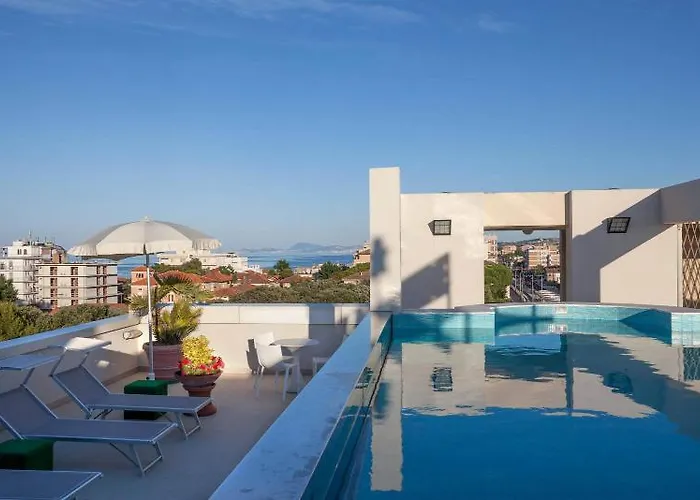 Hotel Raffaello & Mooka Restaurant 4*